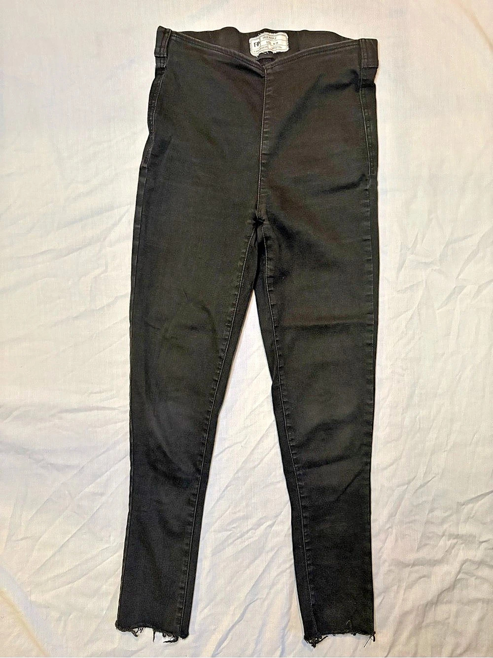 Free People Women’s Raw Hem Skinny Jeans in Black Waist 26